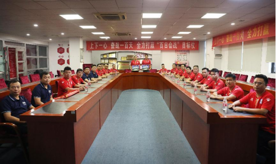 澳克士智能照明攜手光之聯(lián)足球俱樂(lè)部：跨界合作，共創(chuàng)輝煌未來(lái)